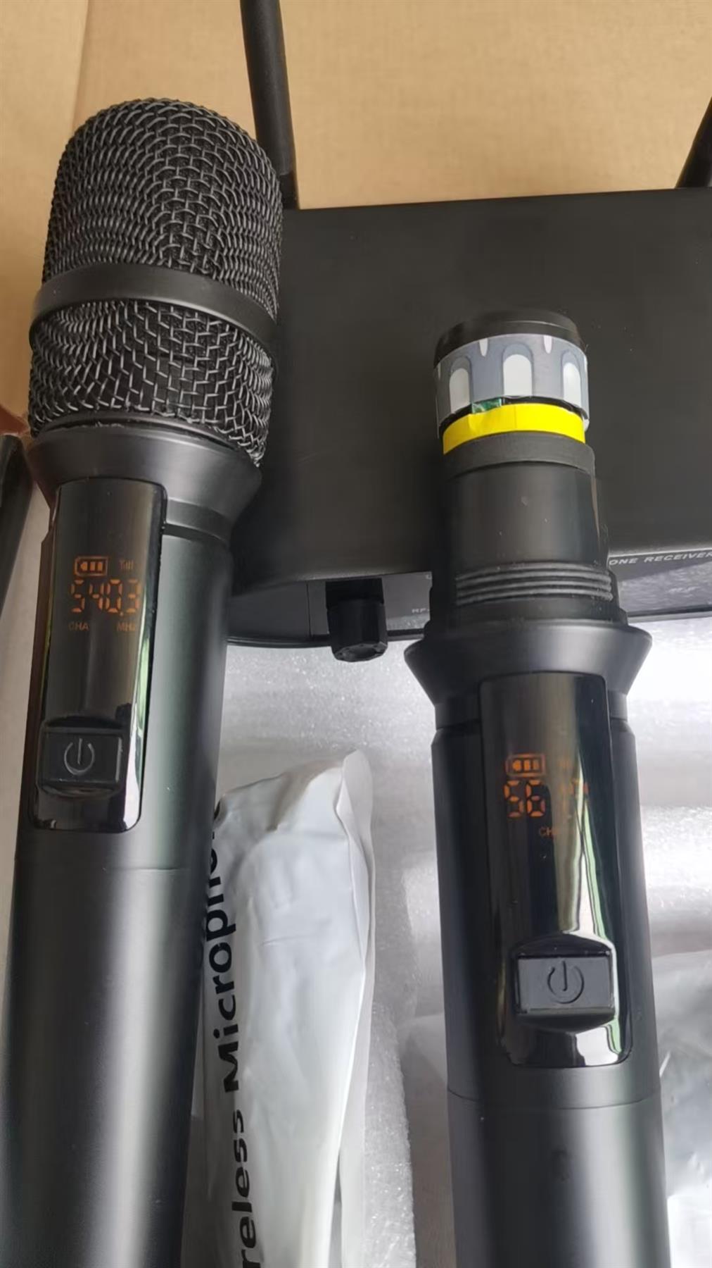 TW172 handheld transmitter display and microphone capsule close-up