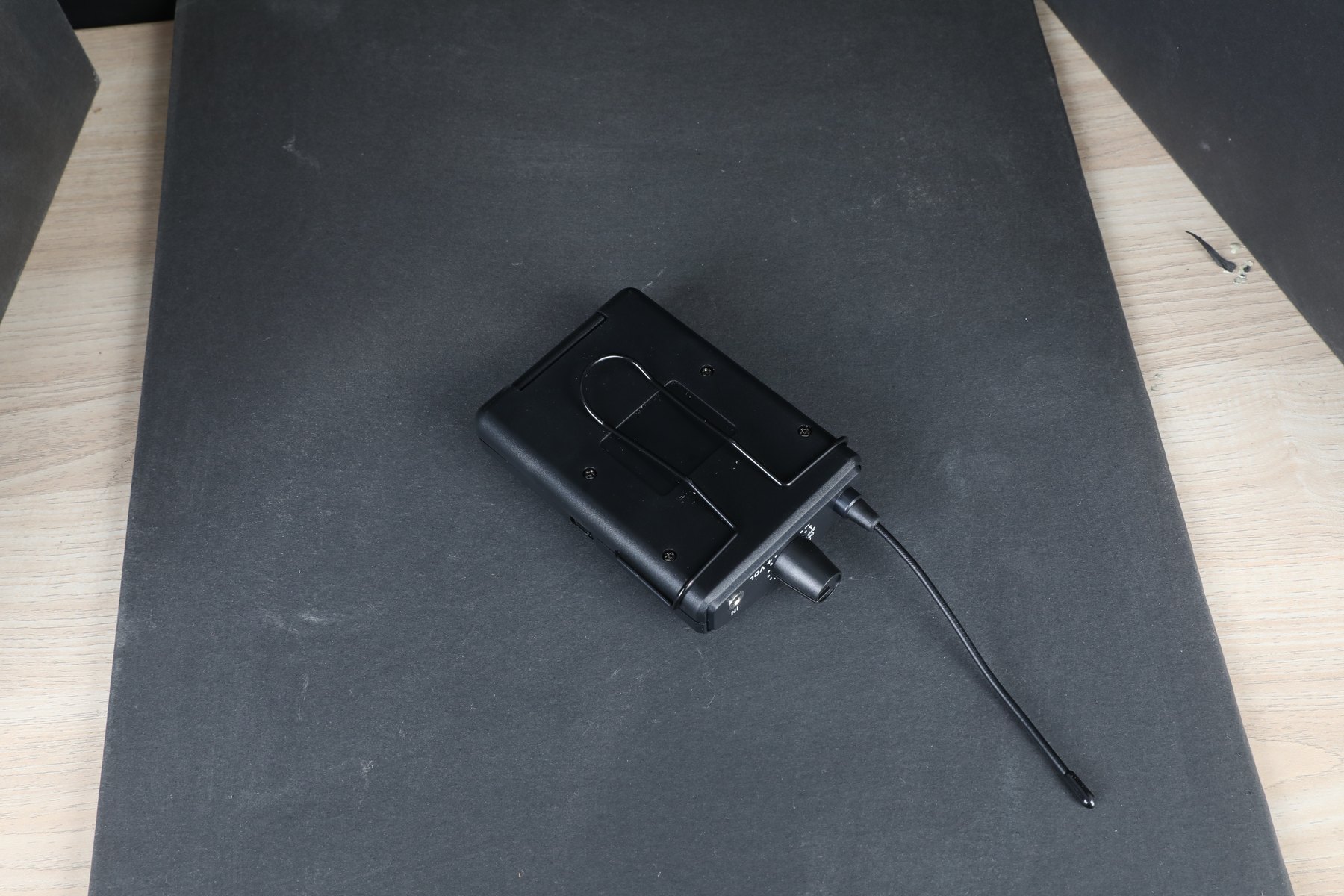 VB01 wireless bodypack with microphone connected