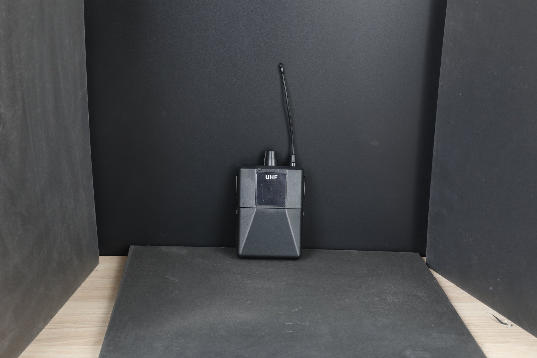 VB01 UHF wireless microphone bodypack front view
