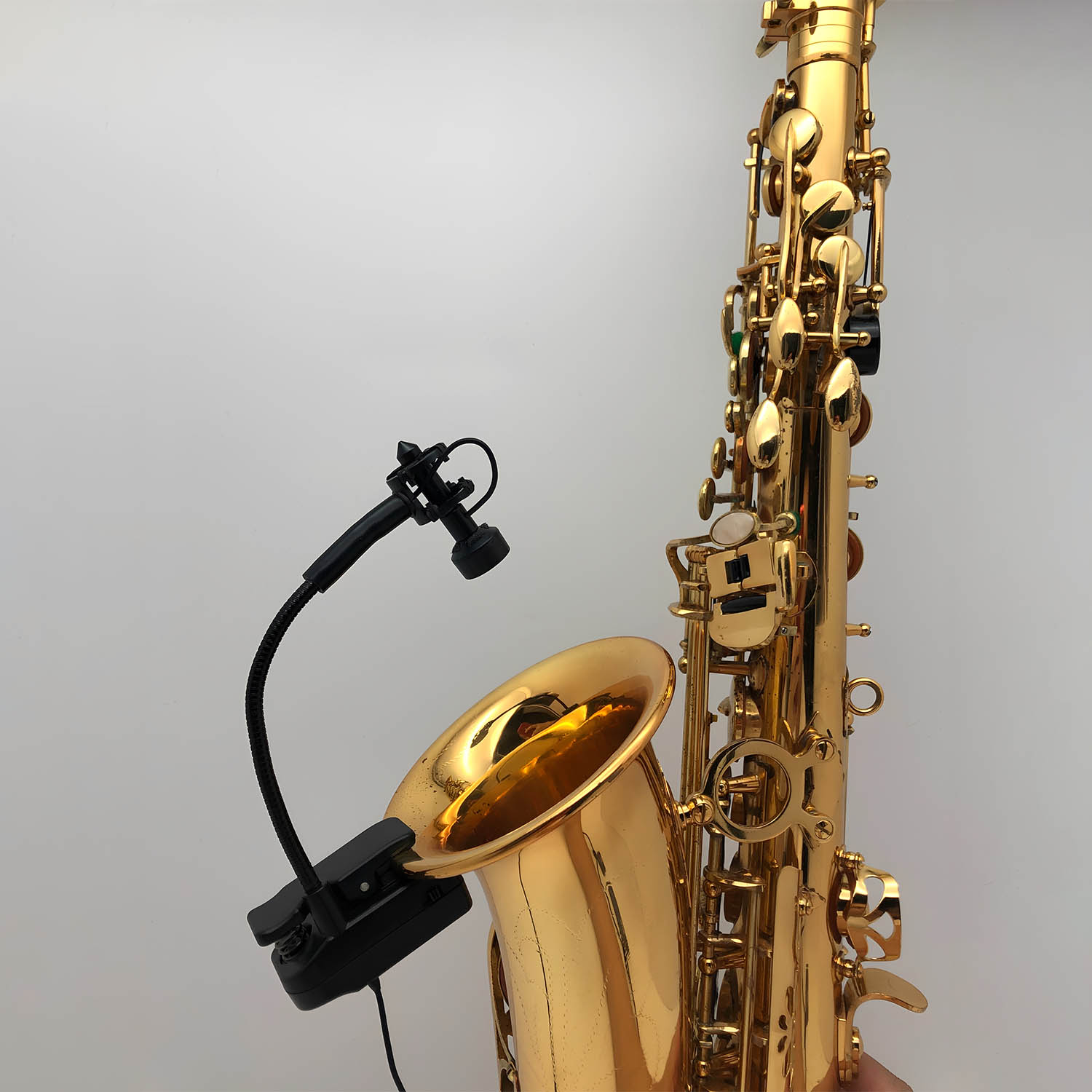 S-908 UHF wireless saxophone microphone view 2