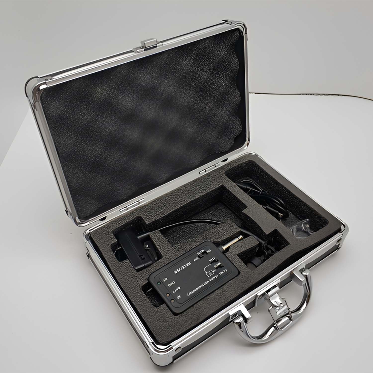 S-908 UHF wireless saxophone microphone view 3